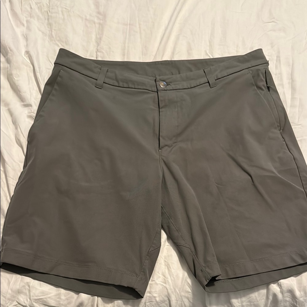 Lululemon Mens ABC Shorts 9 inch 36 Olive Green